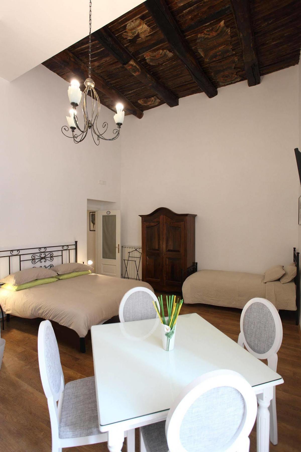 Napoli Pietrasanta Lt Bed & Breakfast Exterior photo