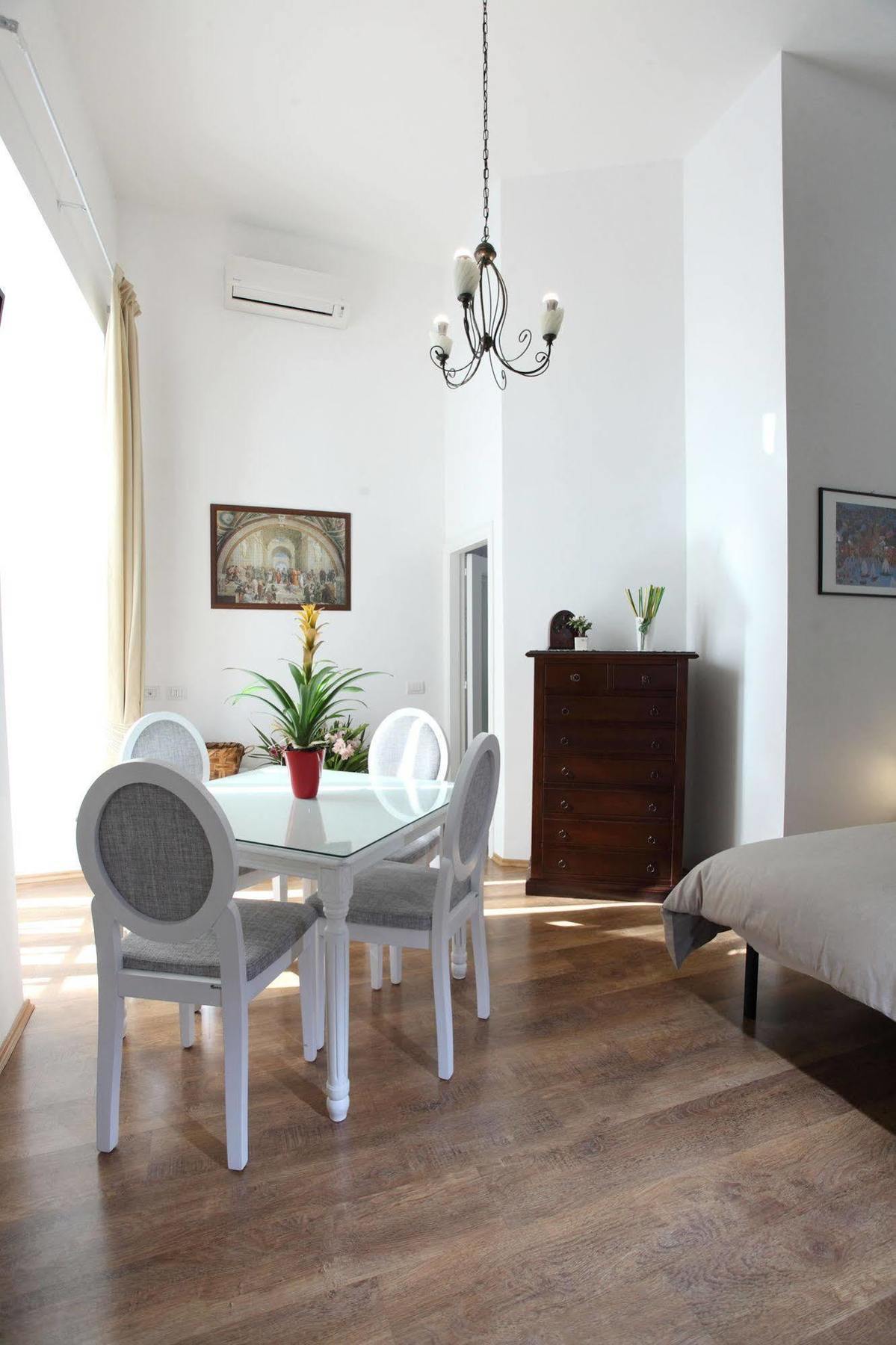 Napoli Pietrasanta Lt Bed & Breakfast Exterior photo